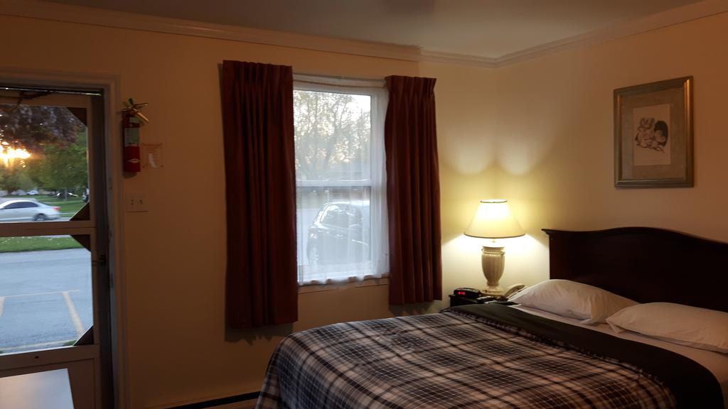 The Maplewood Motel